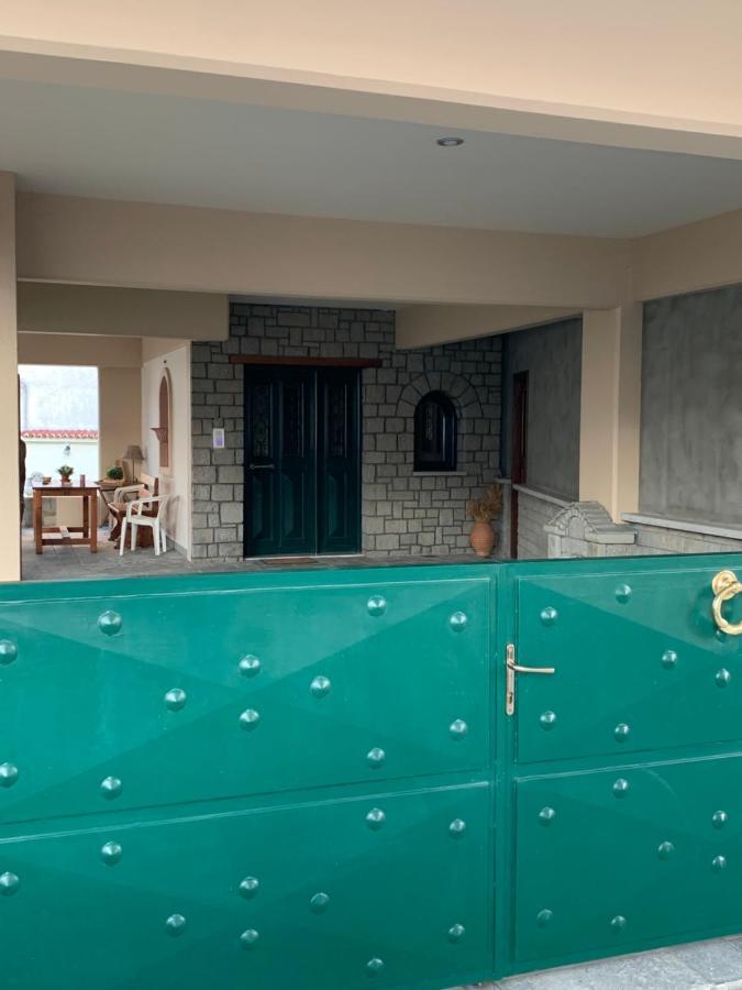 Divine Meteora Luxury Midtown Apartment Kalambaka Eksteriør billede